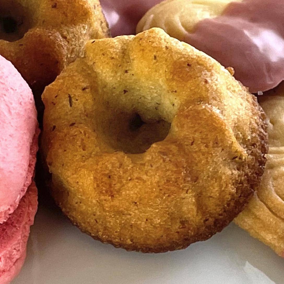 焦がしバターとキャラメルの風味が美味しい焼き菓子。