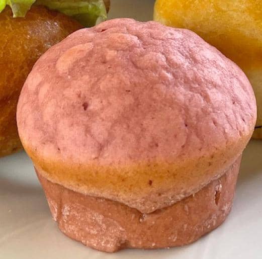 とちおとめ(イチゴ)のメロンパン