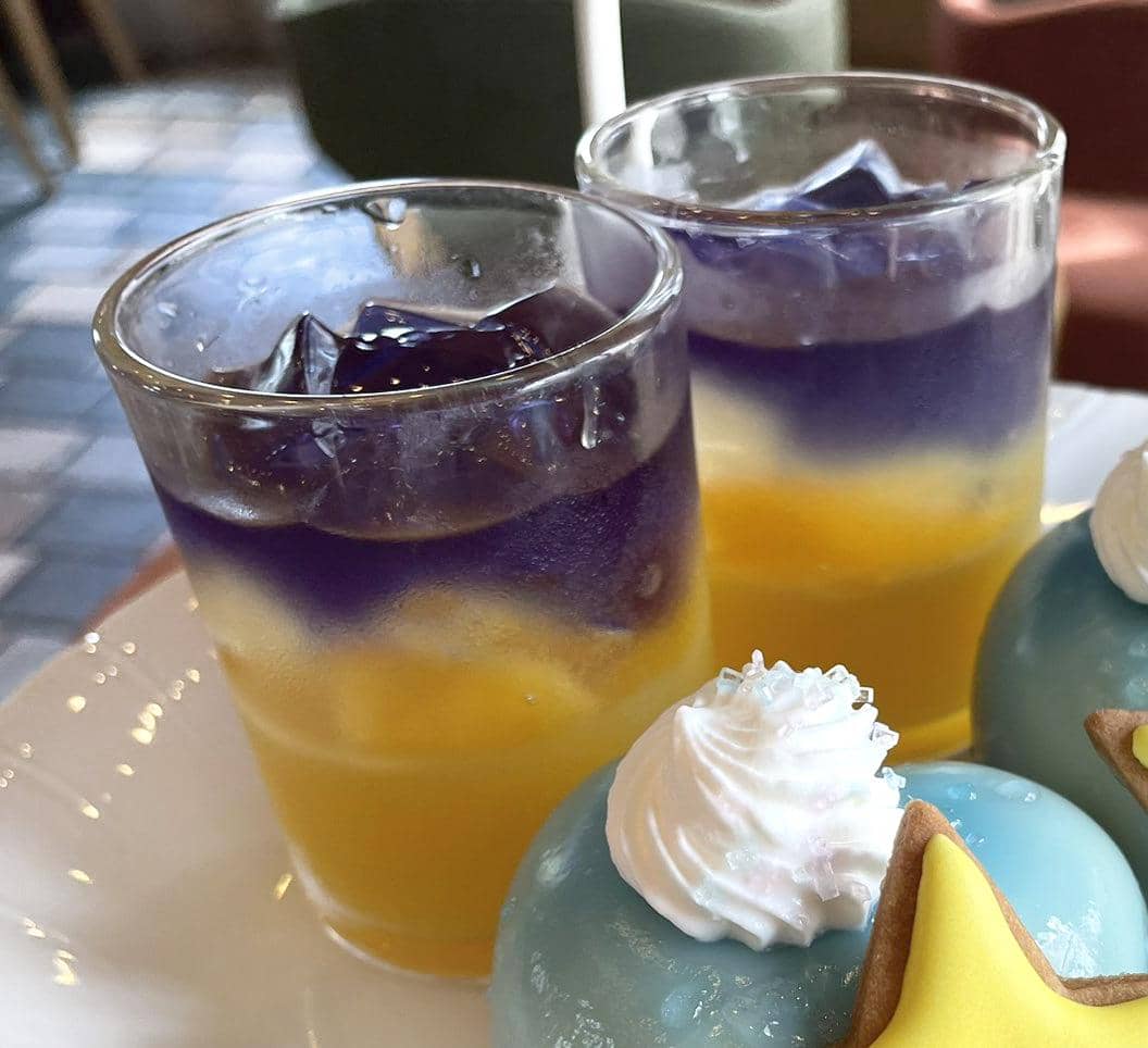 夏の到来を感じさせる「海」のカラーをイメージしたさっぱりスイーツ。