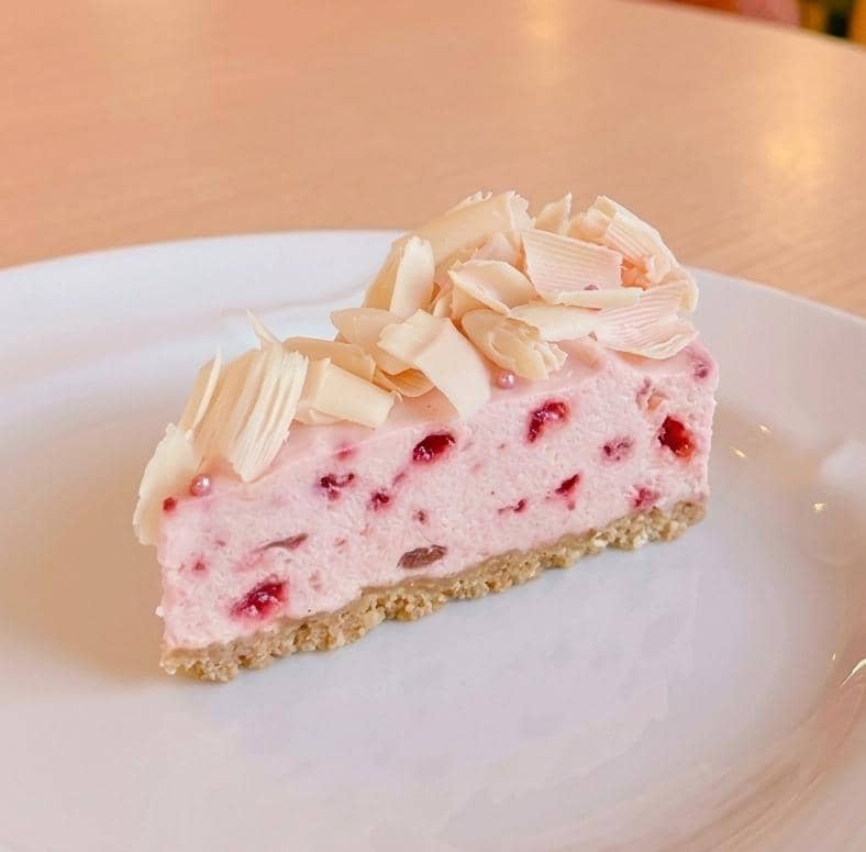 ストロベリーレアチーズケーキ 