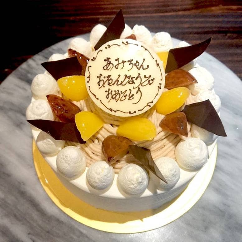 お菓子の森の誕生日ケーキ