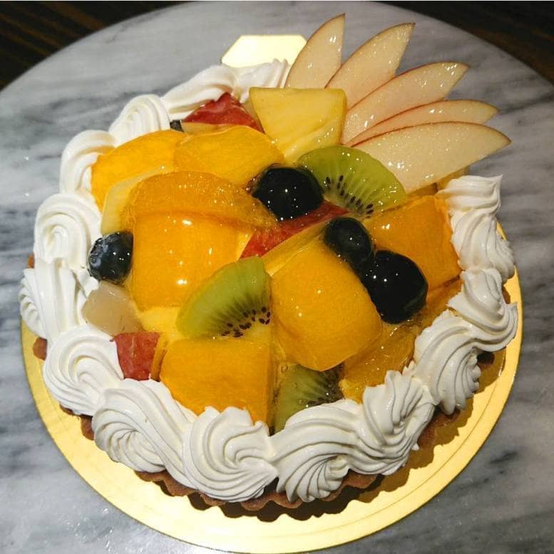 お菓子の森の誕生日ケーキ