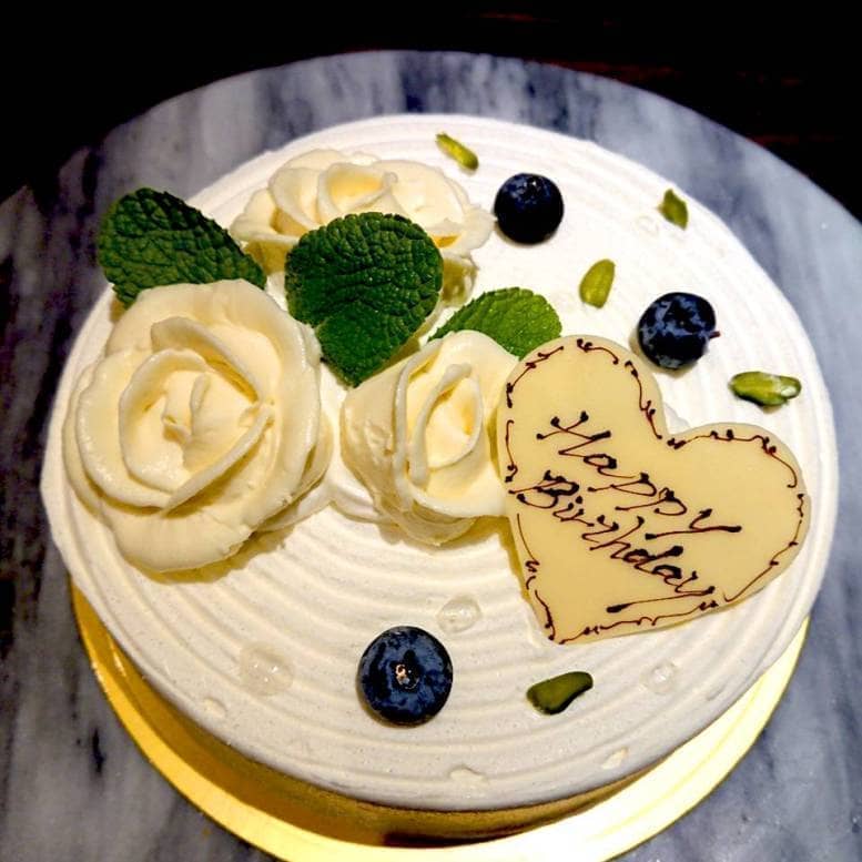 お菓子の森の誕生日ケーキ