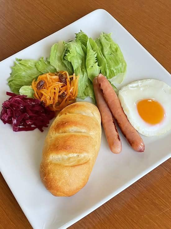 岩手豚のウィンナー＆目玉焼きプレート